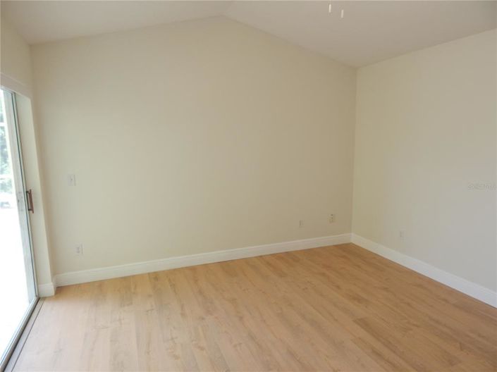 Image No.14-4 Bed House for sale