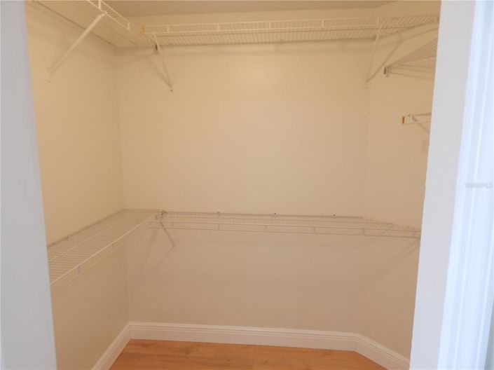Image No.21-4 Bed House for sale