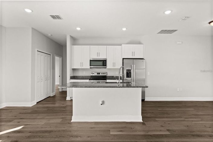Image No.3-4 Bed House for sale