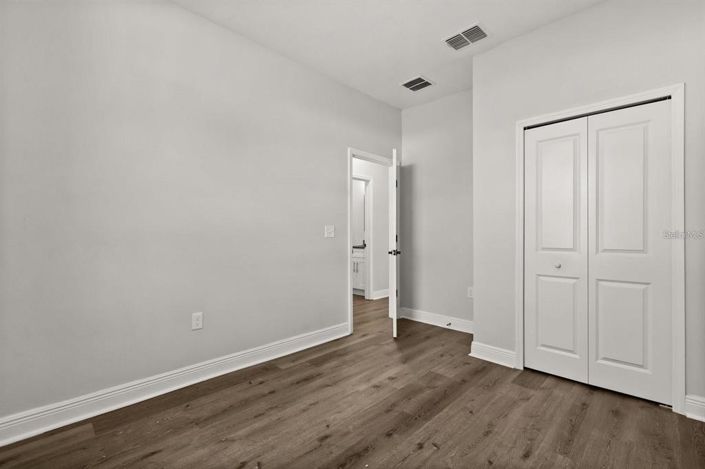Image No.15-4 Bed House for sale