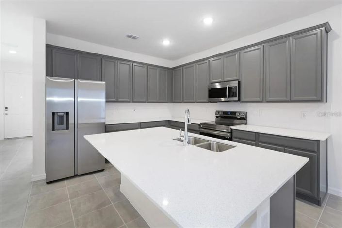 Image No.2-3 Bed Townhouse for sale