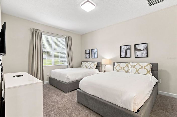 Image No.18-6 Bed House for sale