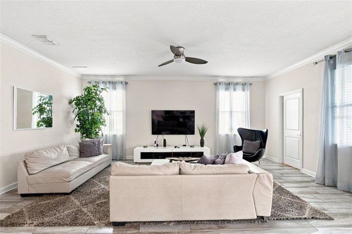 Image No.7-6 Bed House for sale