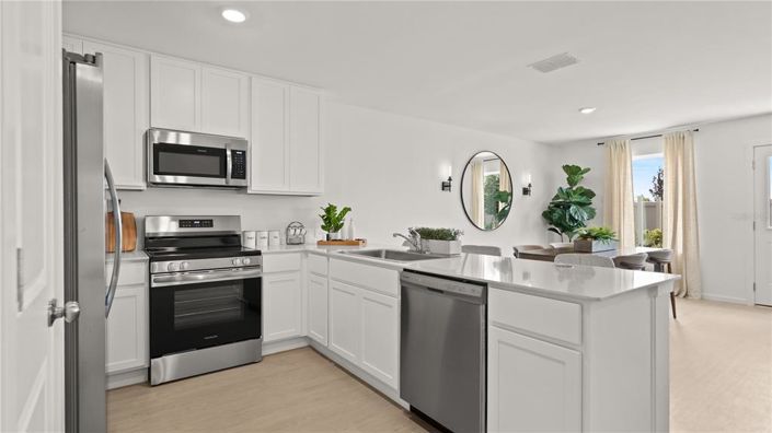 Image No.2-4 Bed House for sale