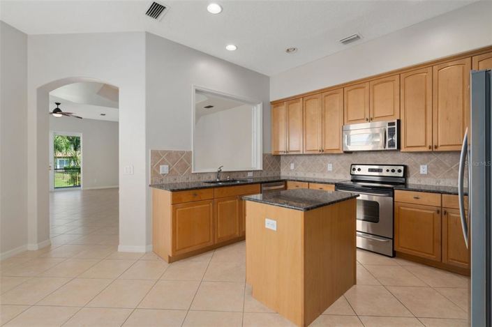 Image No.4-3 Bed Townhouse for sale