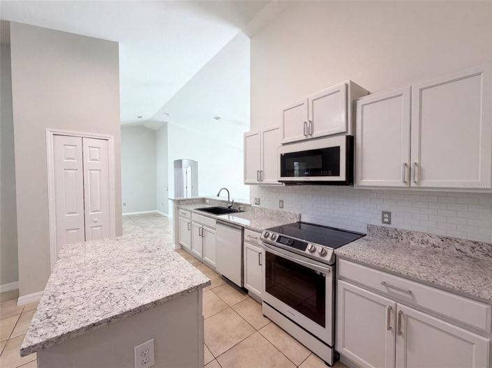 Image No.15-4 Bed House for sale