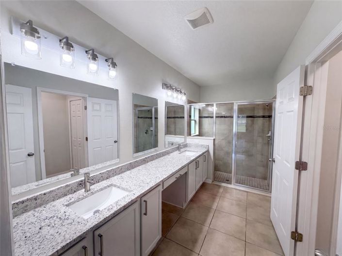 Image No.20-4 Bed House for sale