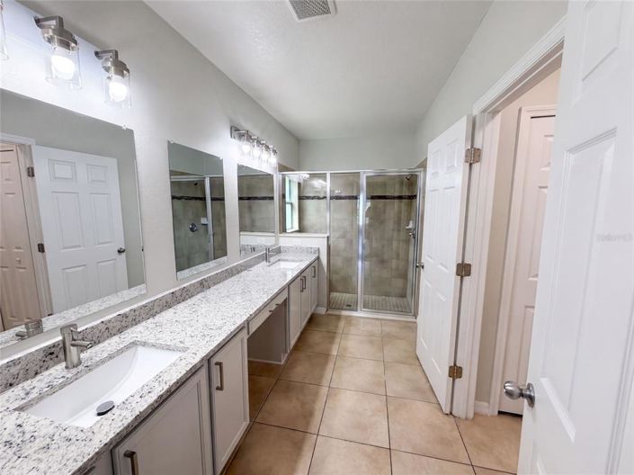 Image No.21-4 Bed House for sale