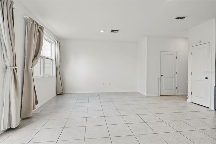 Image No.12-3 Bed Townhouse for sale
