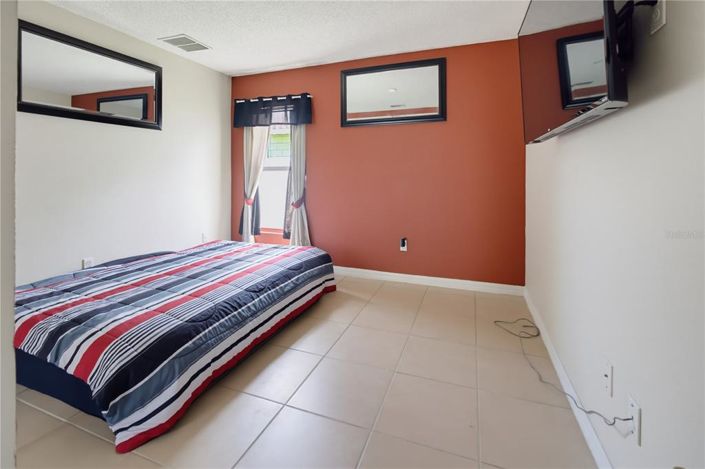 Image No.15-4 Bed House for sale