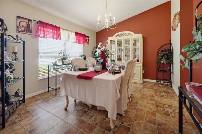 Image No.17-4 Bed House for sale