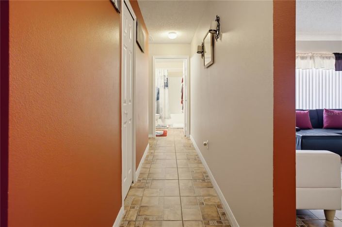 Image No.19-4 Bed House for sale