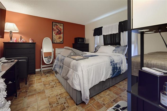 Image No.23-4 Bed House for sale
