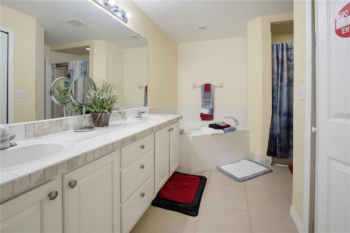 Image No.25-4 Bed House for sale