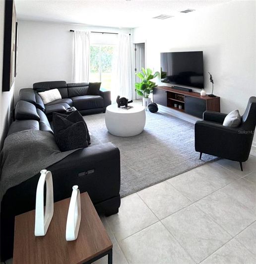 Image No.11-3 Bed House for sale