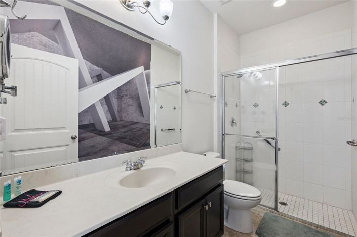 Image No.18-6 Bed House for sale