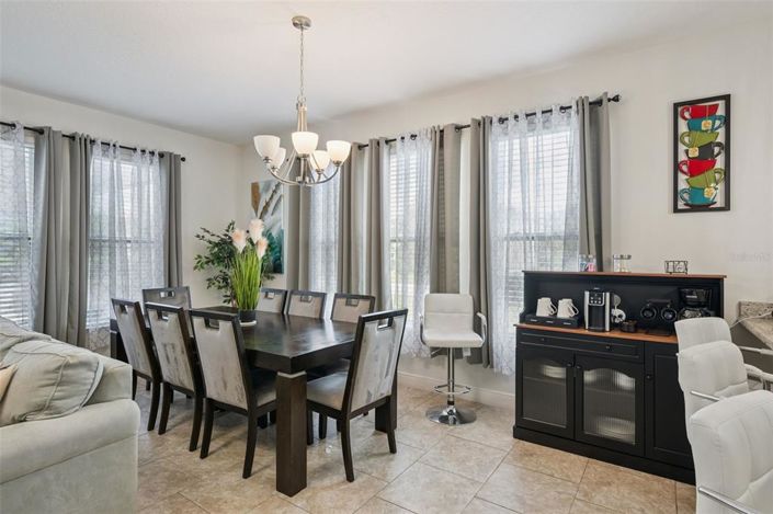 Image No.8-6 Bed House for sale