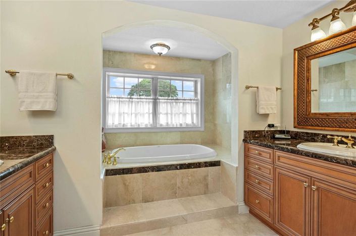 Image No.25-3 Bed Apartment for sale