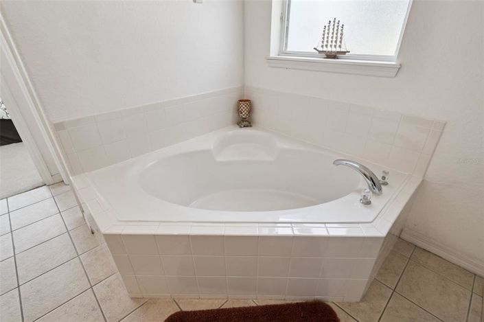 Image No.26-4 Bed House for sale