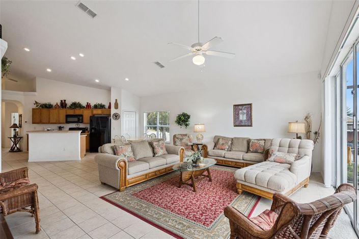 Image No.7-4 Bed House for sale