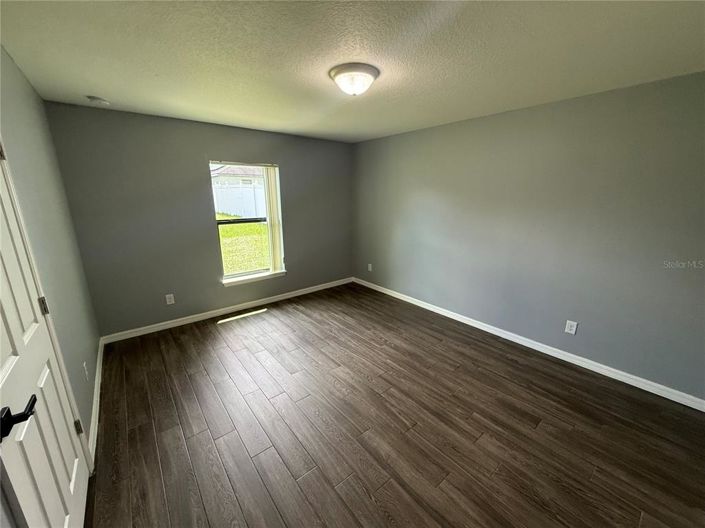 Image No.17-3 Bed House for sale