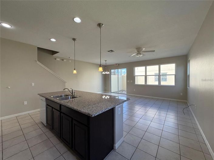 Image No.4-4 Bed Townhouse for sale