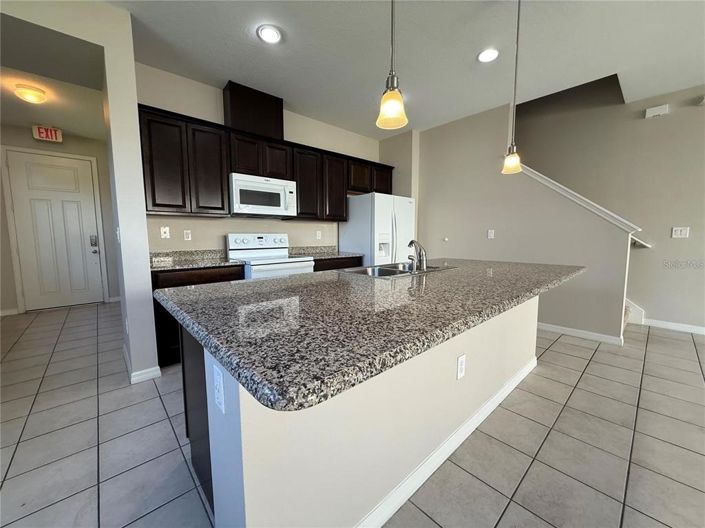 Image No.5-4 Bed Townhouse for sale