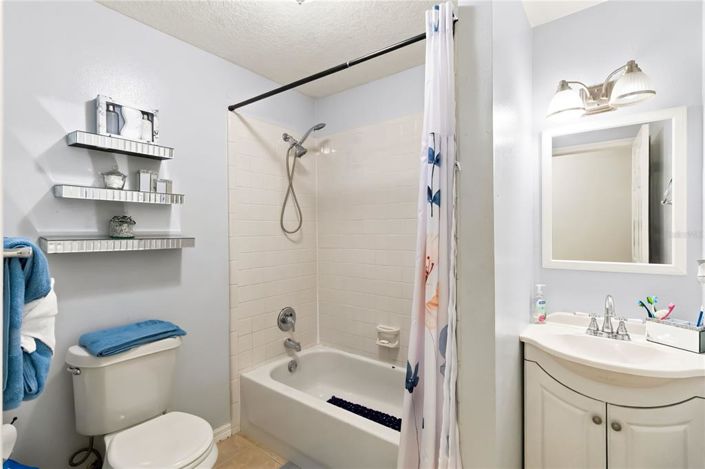 Image No.15-3 Bed House for sale