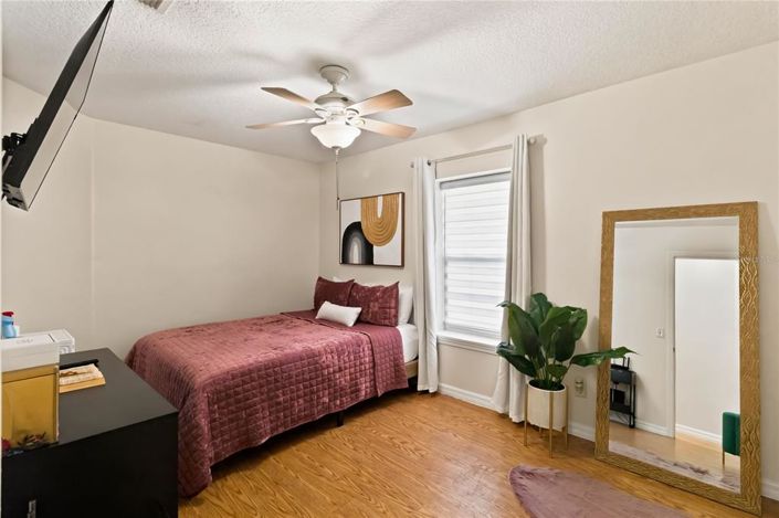 Image No.16-3 Bed House for sale