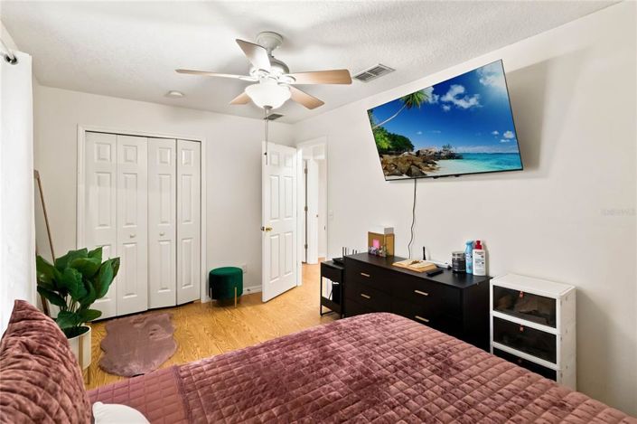 Image No.17-3 Bed House for sale