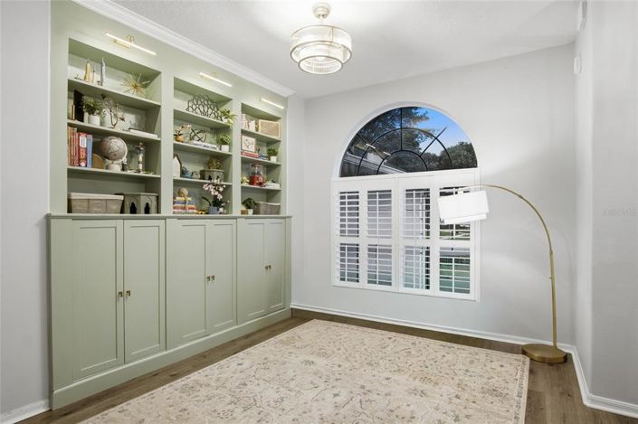 Image No.16-5 Bed House for sale