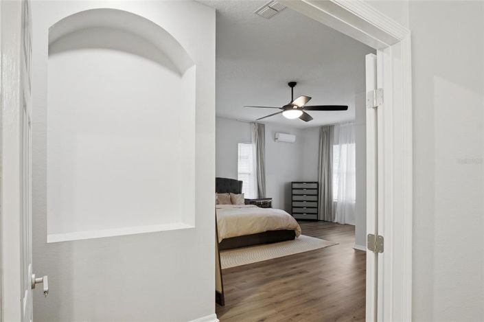 Image No.18-5 Bed House for sale