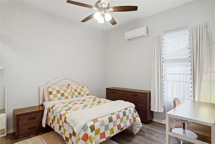Image No.28-5 Bed House for sale
