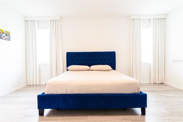 Image No.27-6 Bed House for sale
