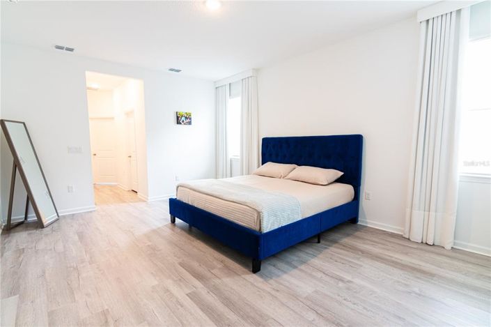 Image No.28-6 Bed House for sale