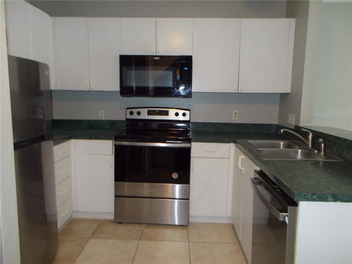 Image No.24-3 Bed Townhouse for sale