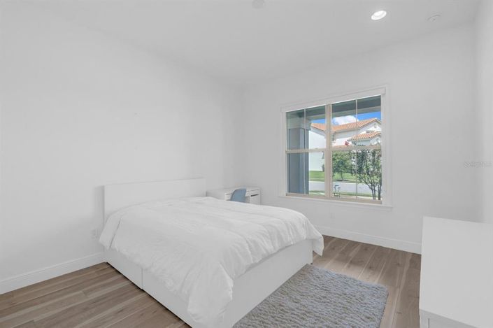 Image No.24-4 Bed House for sale