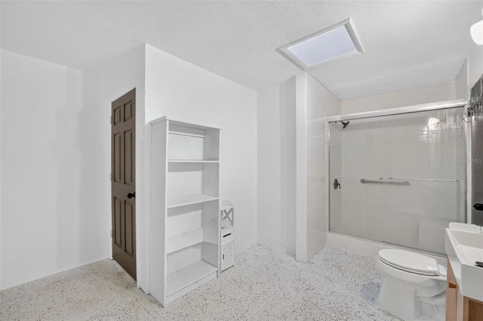 Image No.16-4 Bed House for sale