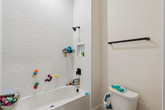 Image No.35-4 Bed House for sale