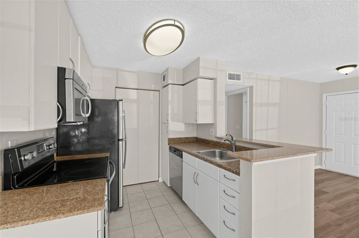 Image No.7-2 Bed House for sale