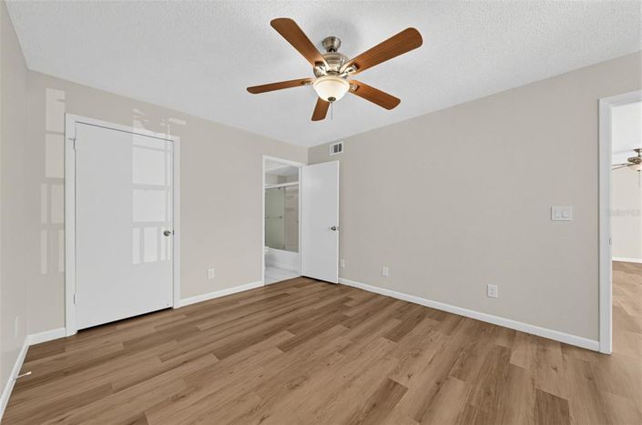 Image No.8-2 Bed House for sale