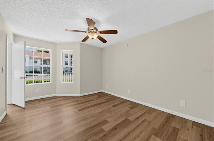 Image No.9-2 Bed House for sale