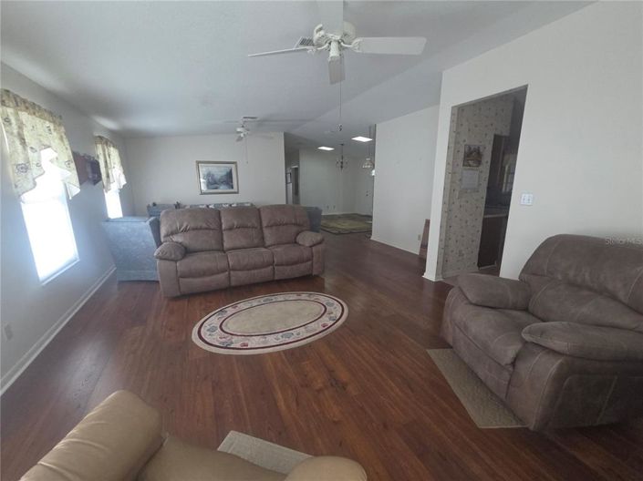 Image No.20-2 Bed House for sale
