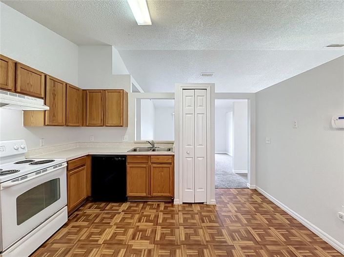 Image No.18-3 Bed House for sale