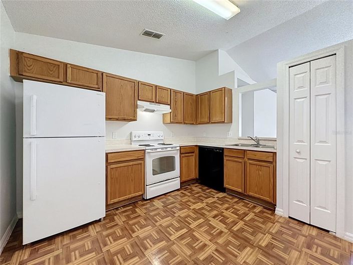 Image No.19-3 Bed House for sale