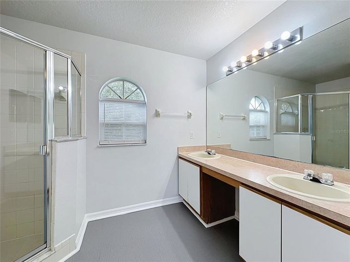 Image No.25-3 Bed House for sale