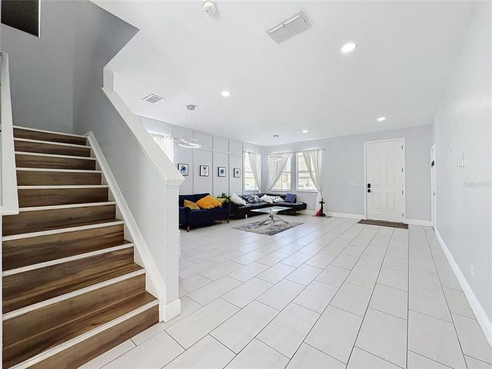 Image No.11-6 Bed House for sale
