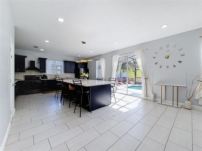 Image No.15-6 Bed House for sale