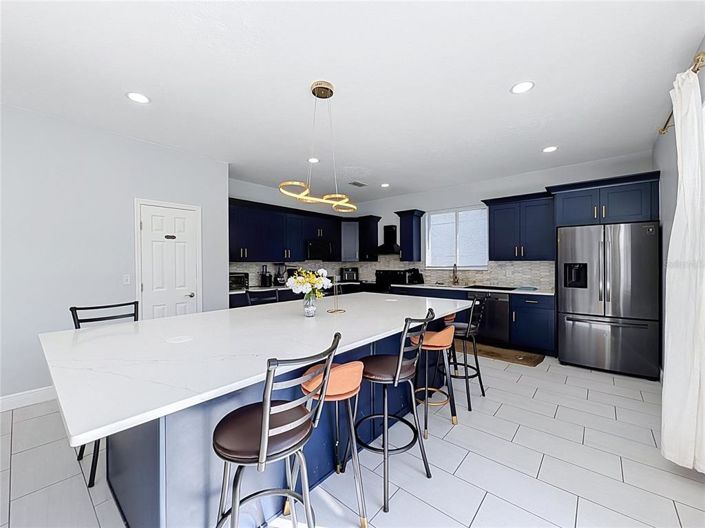 Image No.17-6 Bed House for sale