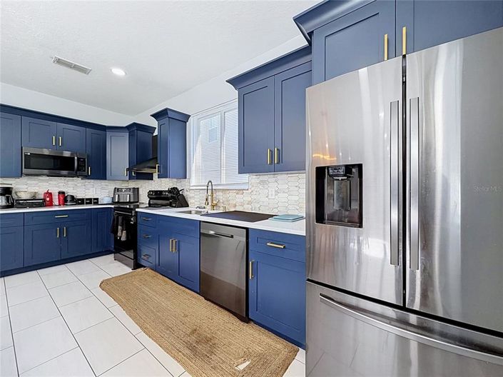 Image No.18-6 Bed House for sale